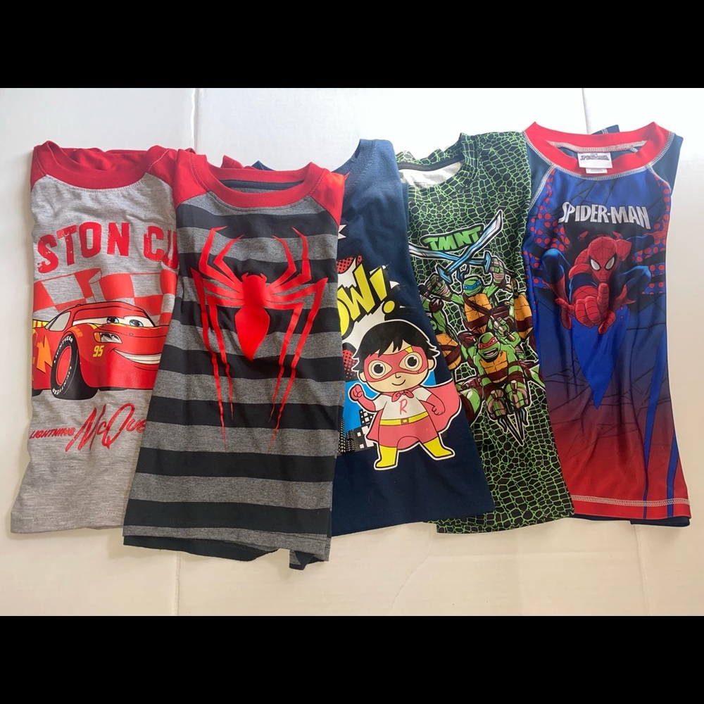 5 Boy's Tees Shirts Short Sleeve Size 5/6
